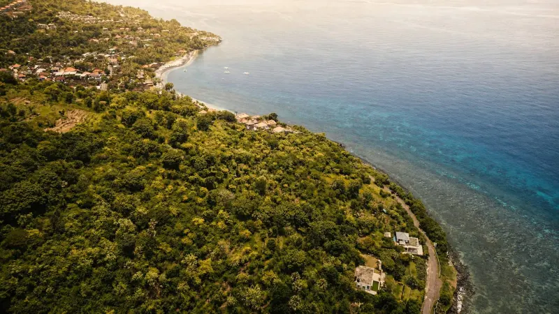 Côte d’Amed à l’est de Bali, zone d’investissement en villas